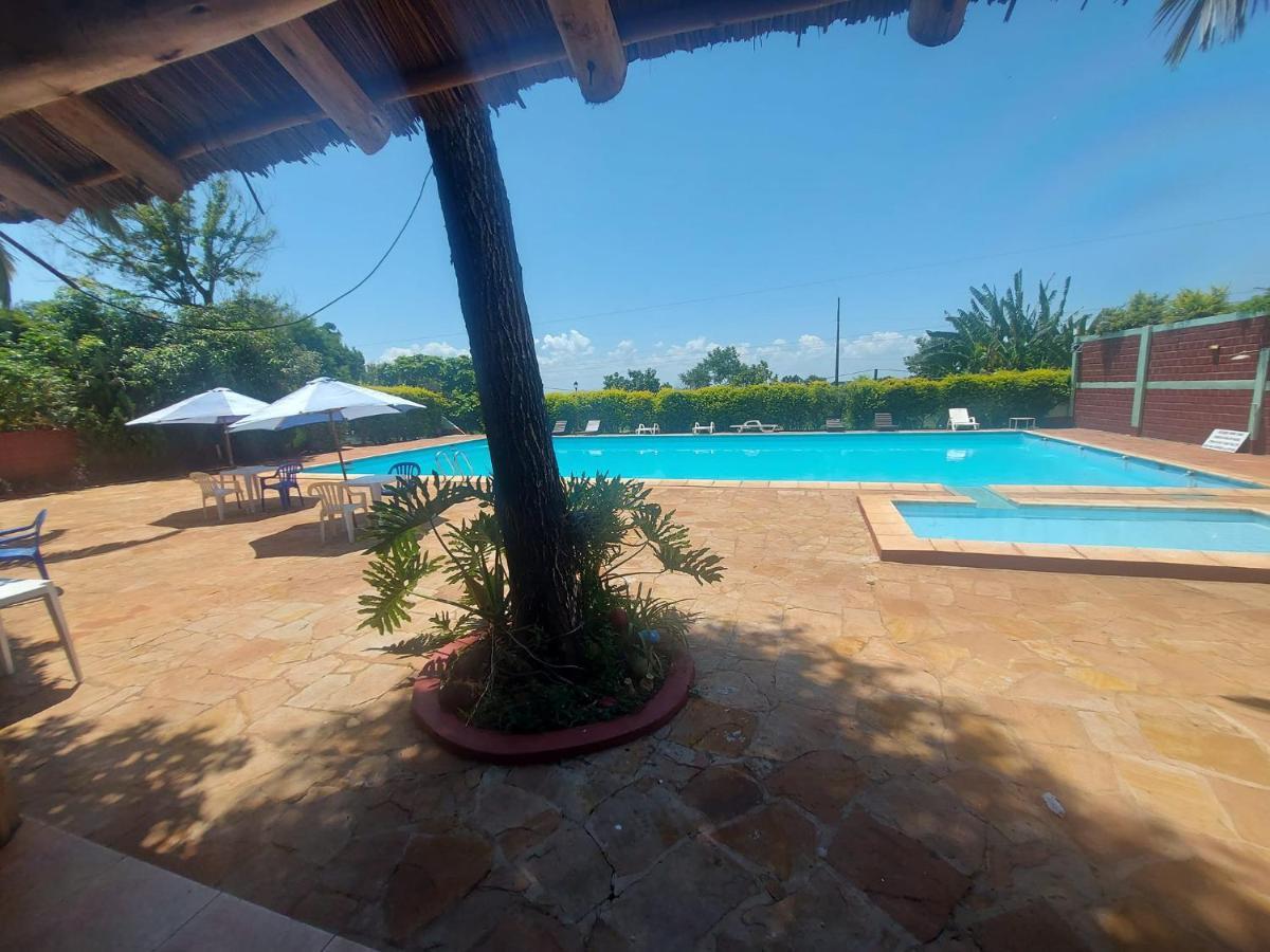 Palmas Park Hotel Y Restaurant Облигадо Экстерьер фото