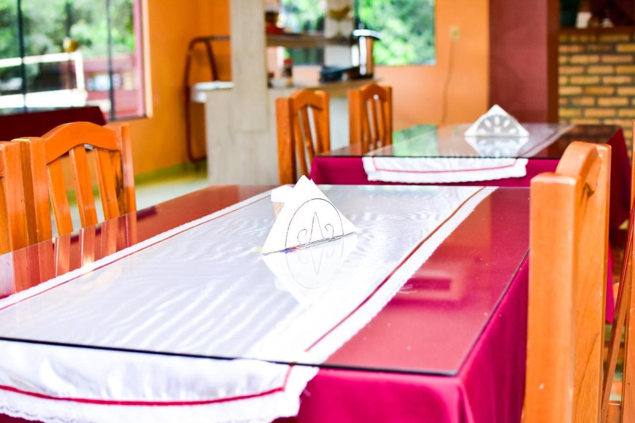 Palmas Park Hotel Y Restaurant Облигадо Экстерьер фото